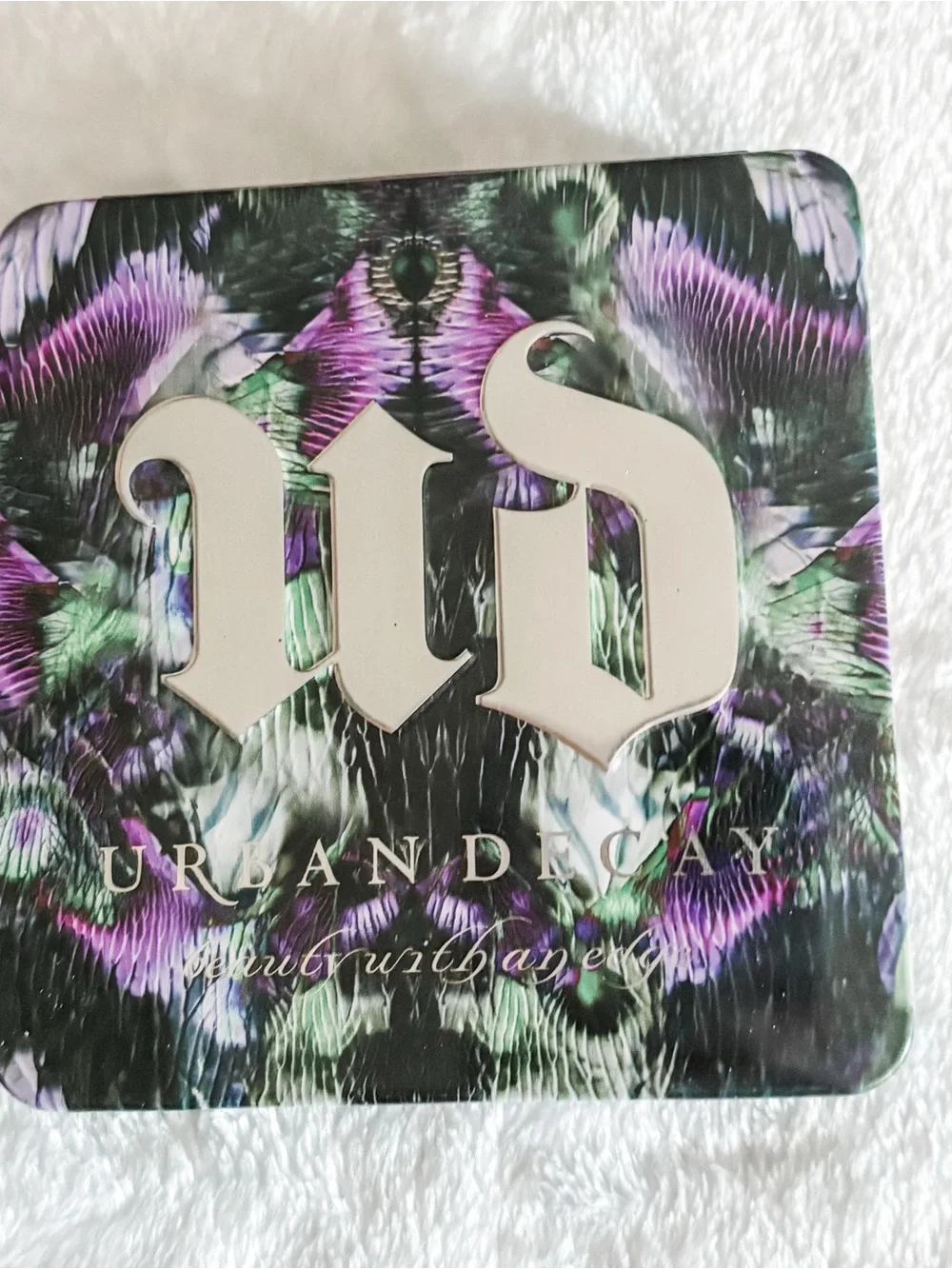 NIB! Urban Decay Beauty With An Edge Customizable Eyeshadow Palette - Empty